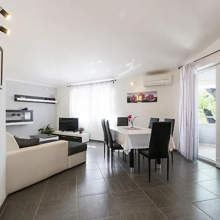 Apartman Carmen Pula