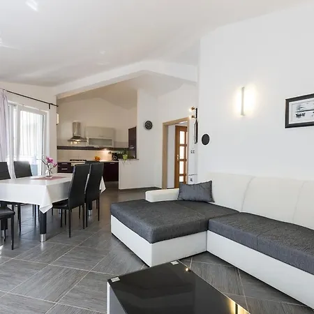 Apartman Carmen Póla