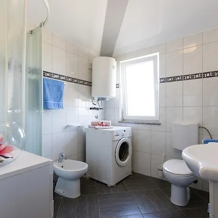 Carmen Апартаменти