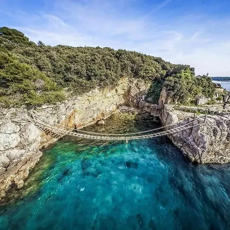 Carmen Διαμέρισμα Πούλα