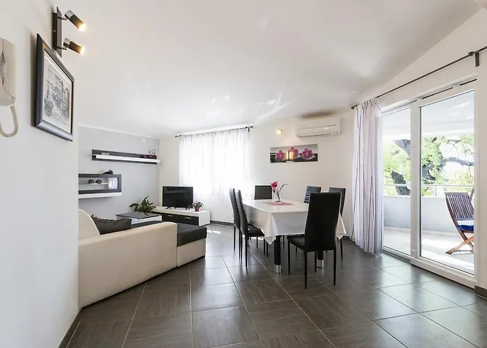 Apartment Carmen Pula