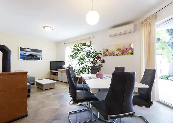 Apartment Carmen Pula